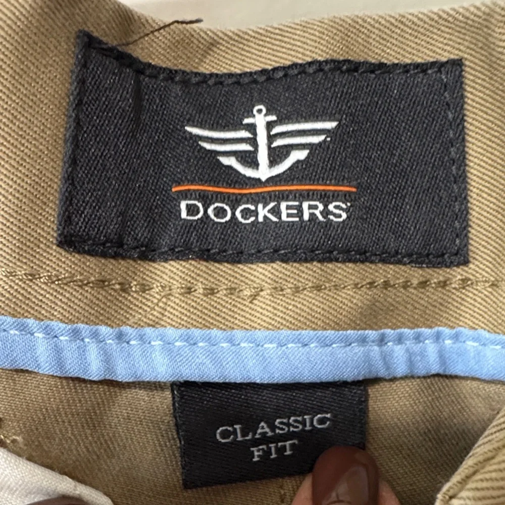 Dockers Men's Pleated Khaki Classic Fit Chinos 33x30 - Picture 7 of 7